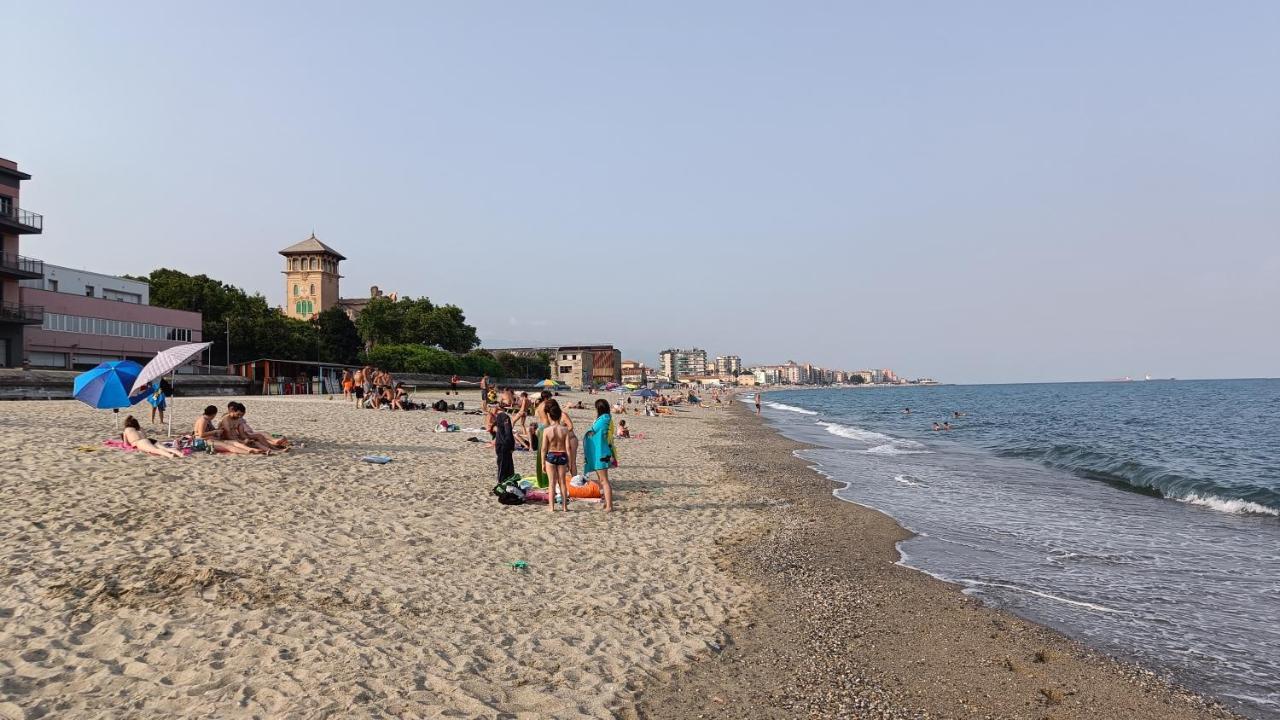 Karina, To The Beach With Terrace And Private Parking Savona Exterior photo